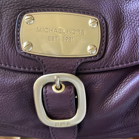 Michael kors pebbled leather purple hobo bag as new - Picture 2 of 9